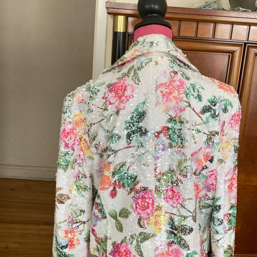 Ladies short sequin moto style jacket.Macy’s INC bran. NWT.